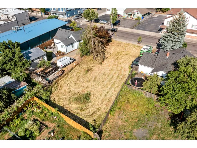 $120,000 | 206 South Molalla Avenue, Molalla, OR 97038