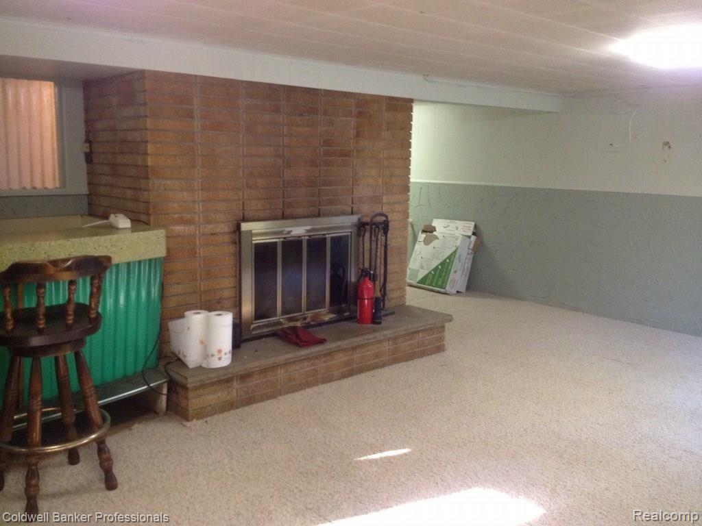 4201 Edmore Road Waterford, MI 48329 - Photo 24 of 28 20_LL Fireplace.jpg