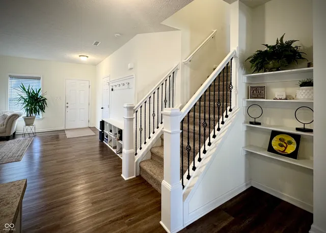 $430,000 | 7235 Wilshire Way, Avon, IN 46123