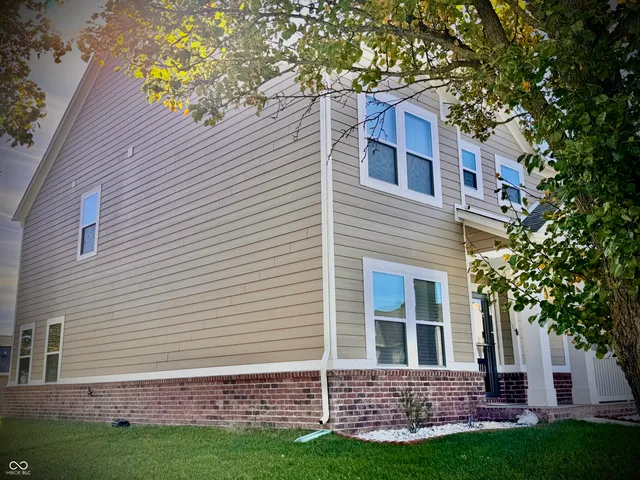 $430,000 | 7235 Wilshire Way, Avon, IN 46123