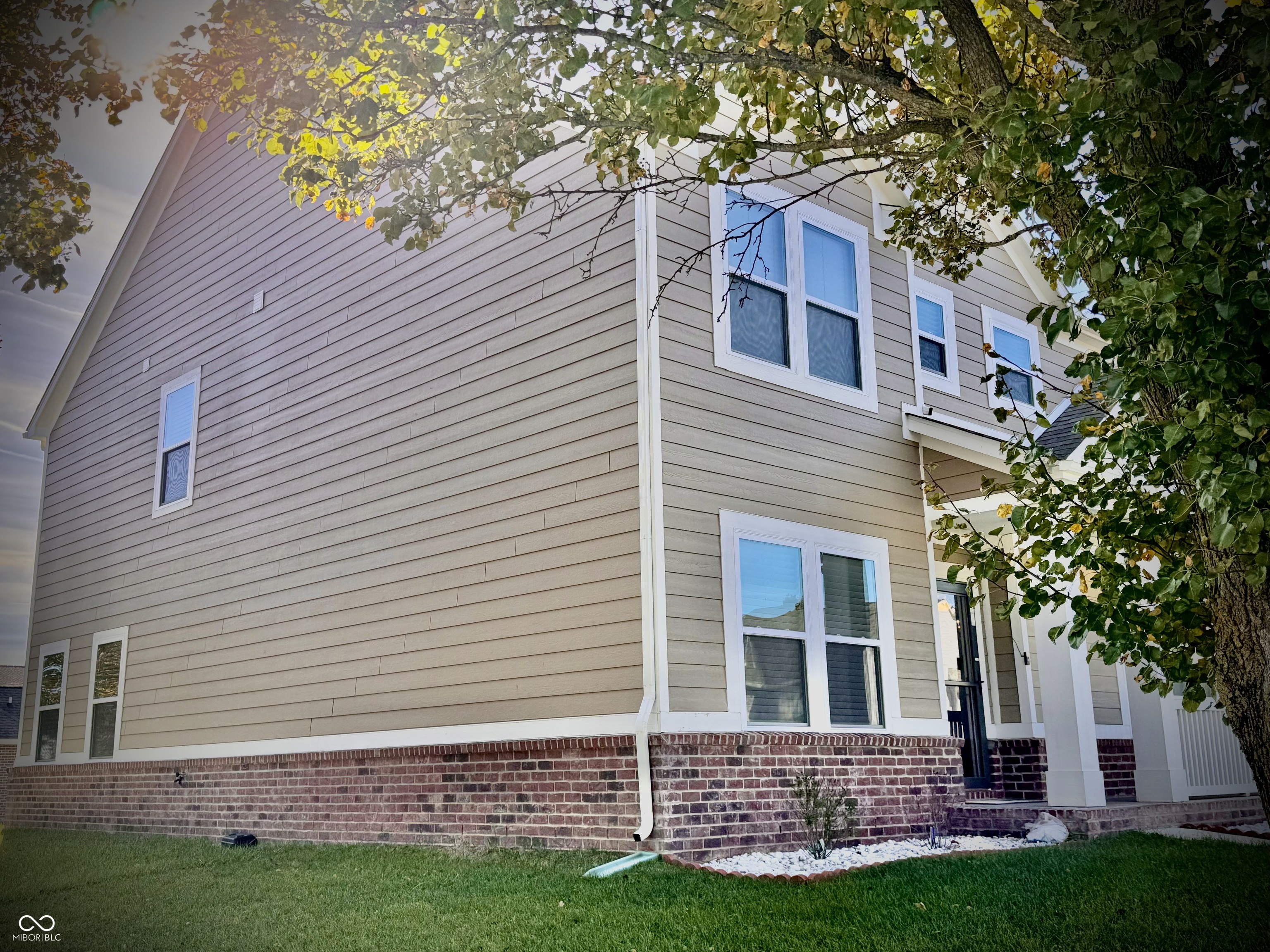 7235 Wilshire Way Avon, IN 46123 - Photo 2 of 26