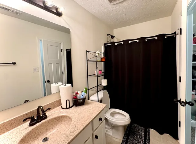 $430,000 | 7235 Wilshire Way, Avon, IN 46123