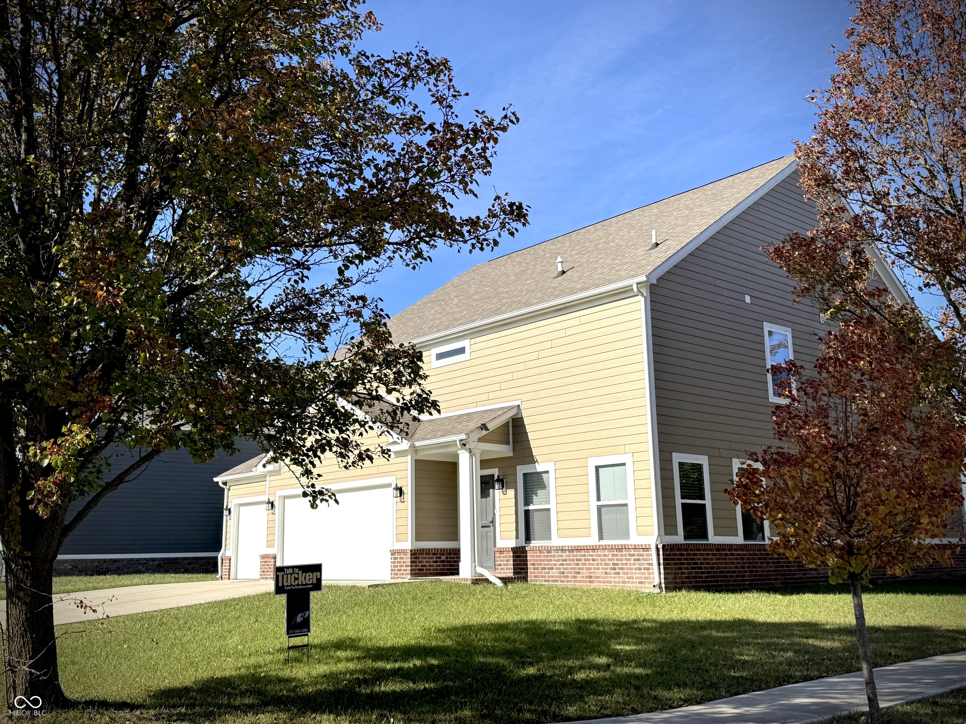 7235 Wilshire Way Avon, IN 46123 - Photo 4 of 26