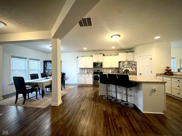 $430,000 | 7235 Wilshire Way, Avon, IN 46123