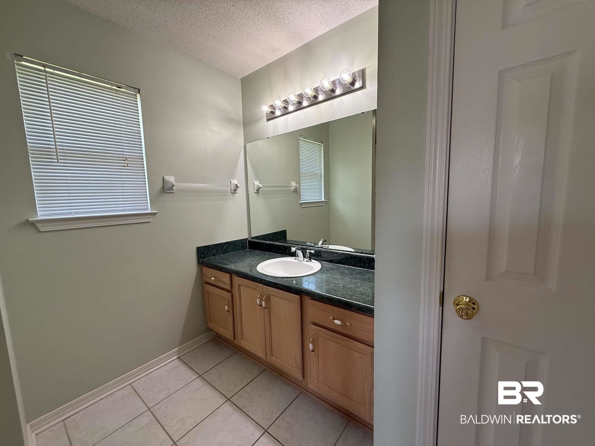 123 Pennbrooke Loop Foley, AL 36535 - Photo 46 of 49 Primary Bathroom