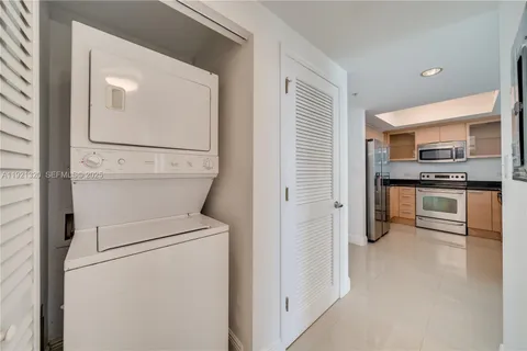 $325,000 | 140 South Dixie Highway, Unit 602, Hollywood, FL 33020