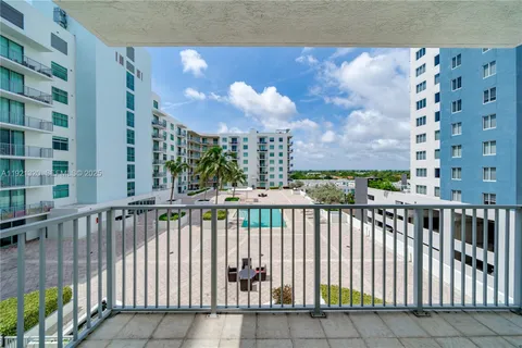 $325,000 | 140 South Dixie Highway, Unit 602, Hollywood, FL 33020
