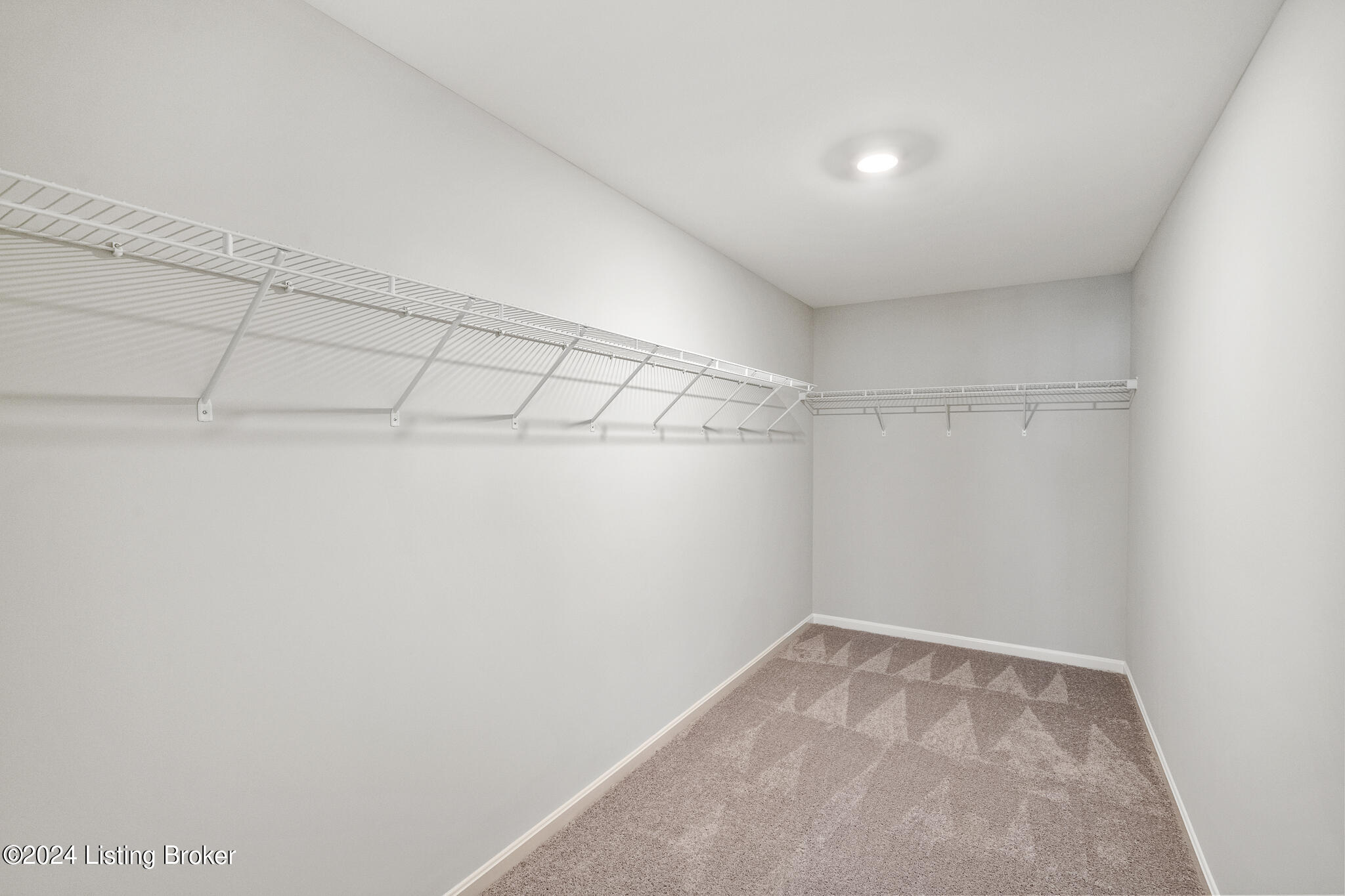 8429 Gateway Run Road Louisville, KY 40229 - Photo 26 of 36 8429 Gateway Rn Rd-25