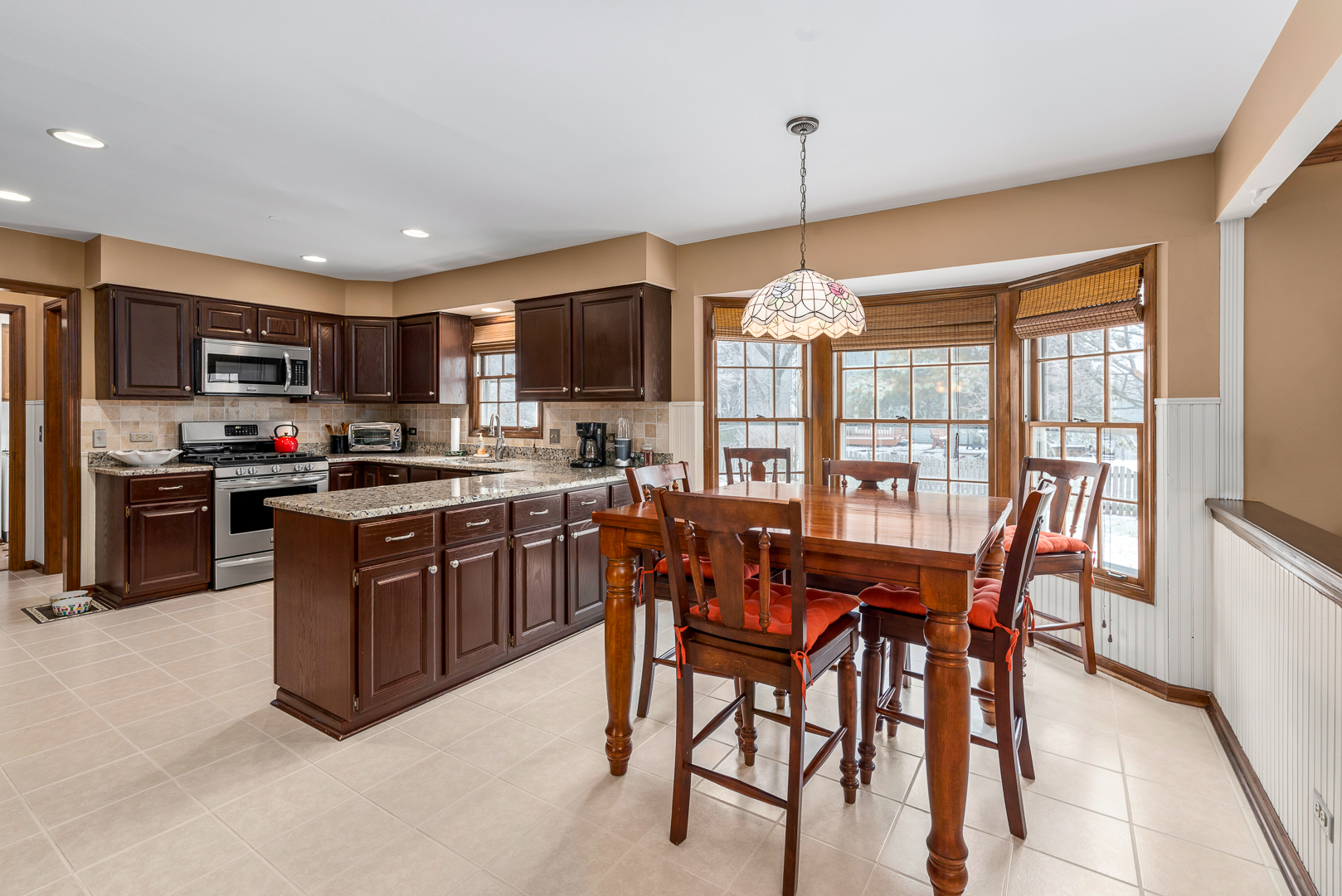 27W312 Churchill Road Winfield, IL 60190 - Photo 9 of 23