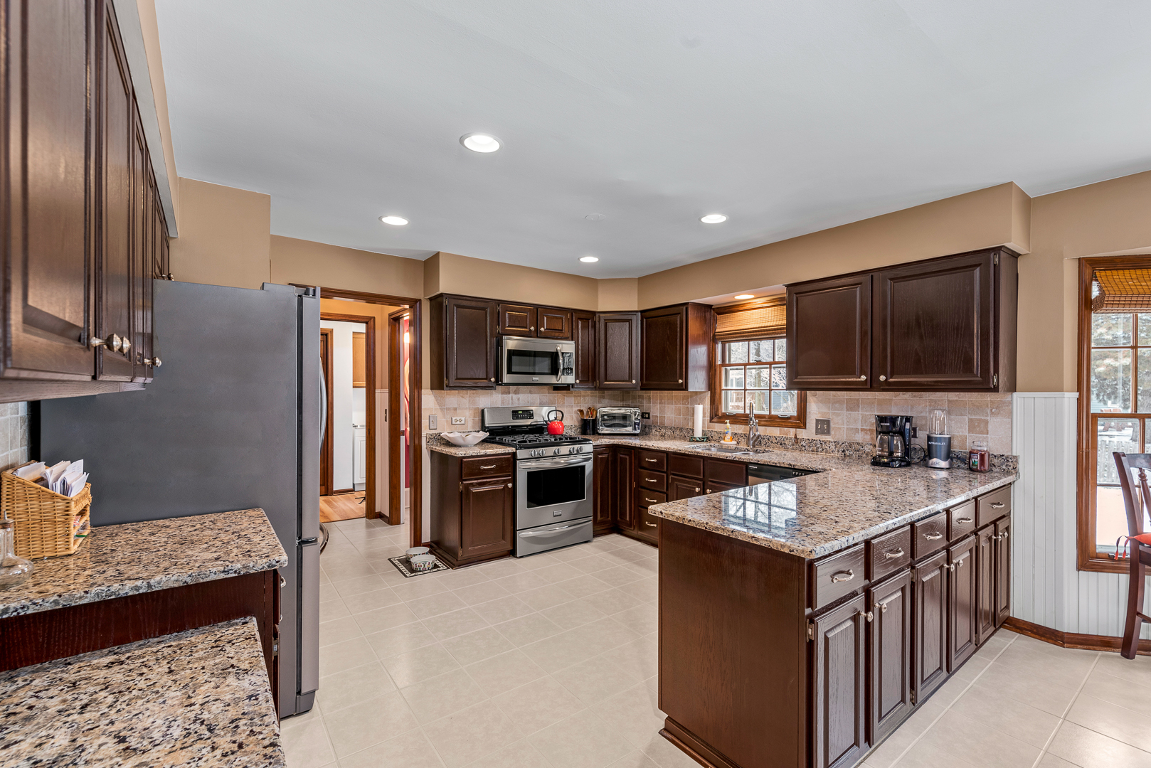 27W312 Churchill Road Winfield, IL 60190 - Photo 10 of 23