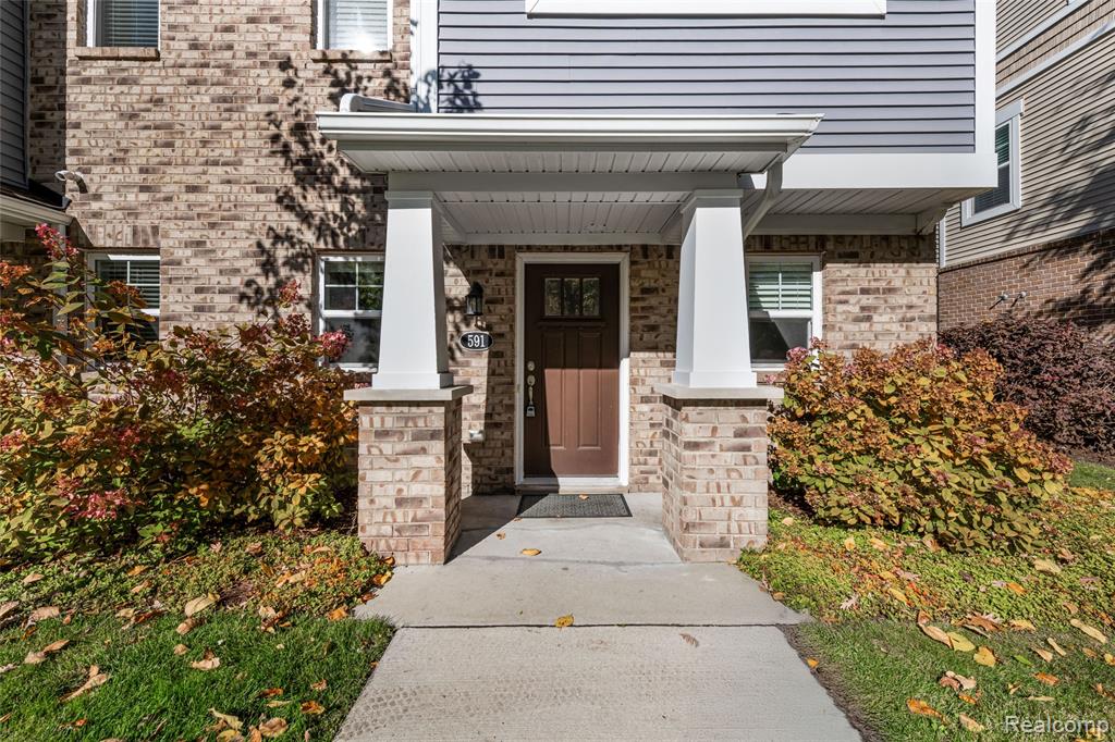 591 Parkside Way, Unit 16 Ferndale, MI 48220 - Photo 5 of 35