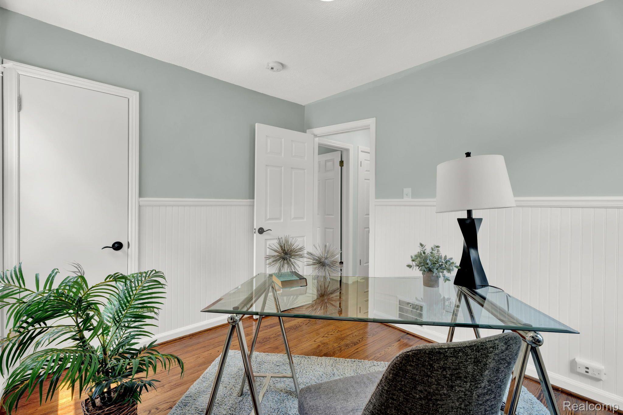 1889 Cambridge Road Berkley, MI 48072 - Photo 12 of 27 Gallery Image 12