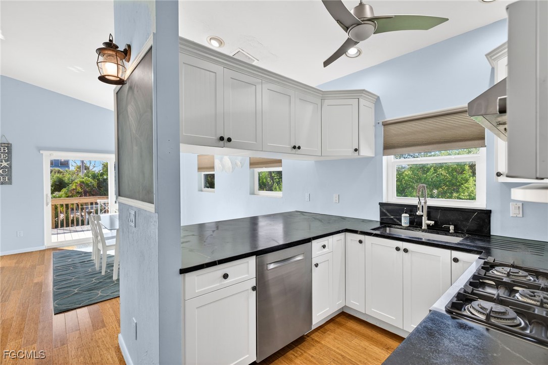 495 East Lake Road Sanibel, FL 33957 - Photo 13 of 36