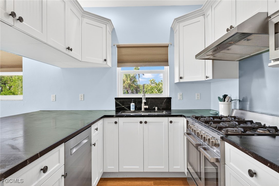 495 East Lake Road Sanibel, FL 33957 - Photo 14 of 36