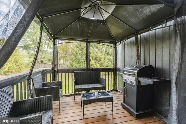 a view of a storage & utility room