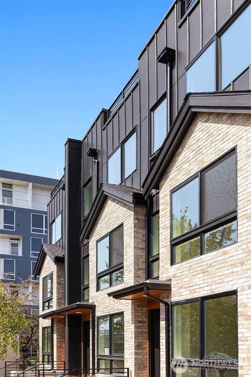 972 Northwest 54th Street Seattle, WA 98107 - Photo 4 of 32