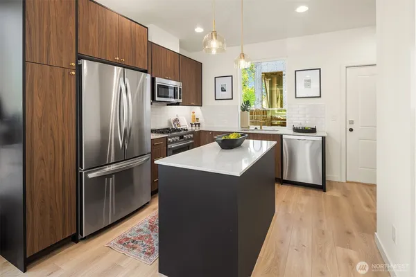 $949,000 | 972 Northwest 54th Street, Seattle, WA 98107