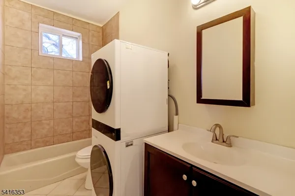 $1,900 | 75 Passaic Avenue, Unit 3A, Nutley, NJ 07110