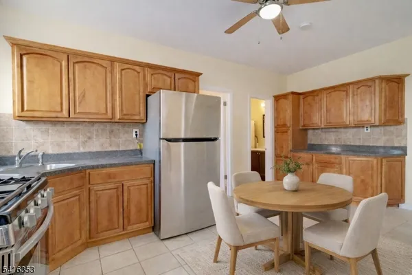 $1,900 | 75 Passaic Avenue, Unit 3A, Nutley, NJ 07110