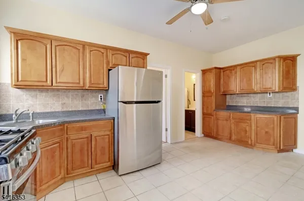 $1,900 | 75 Passaic Avenue, Unit 3A, Nutley, NJ 07110