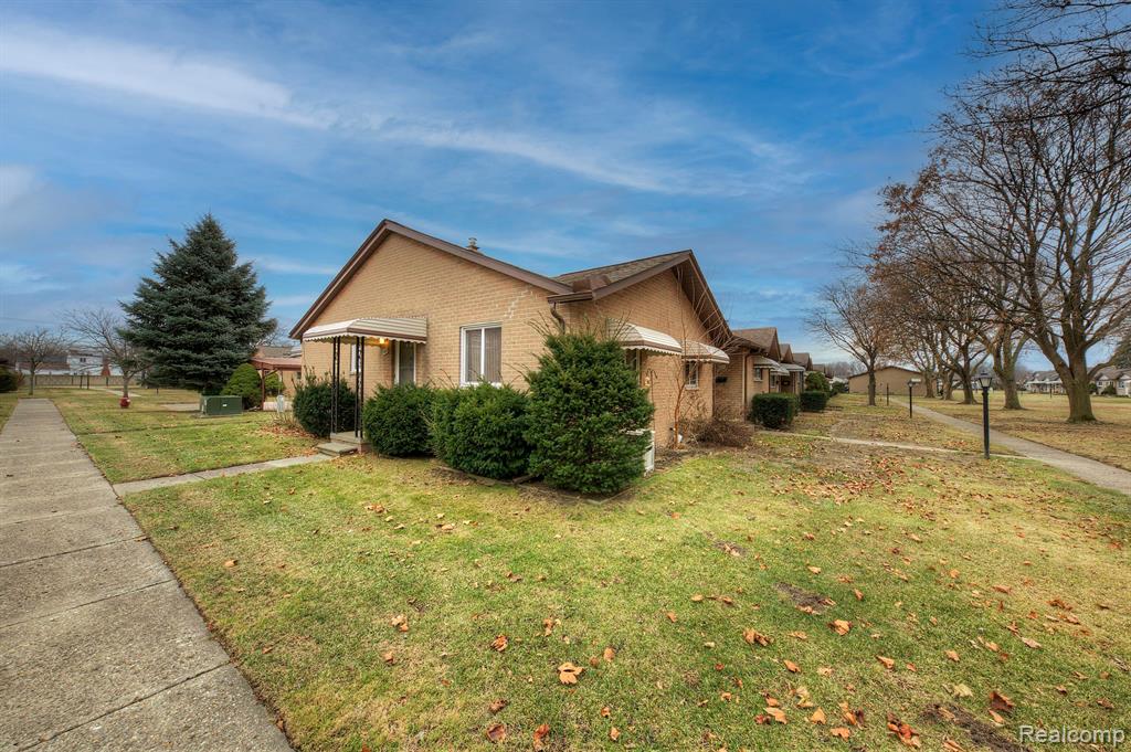 8401 18 18 Mile Road, Unit 167 Sterling Heights, MI 48313 - Photo 1 of 22