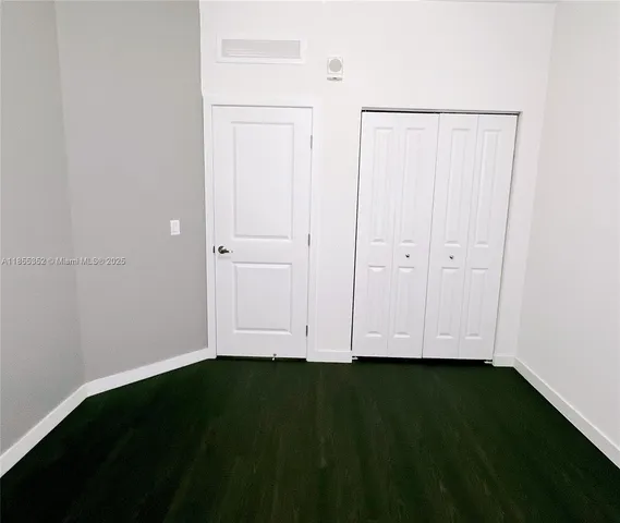 close view of door with yard