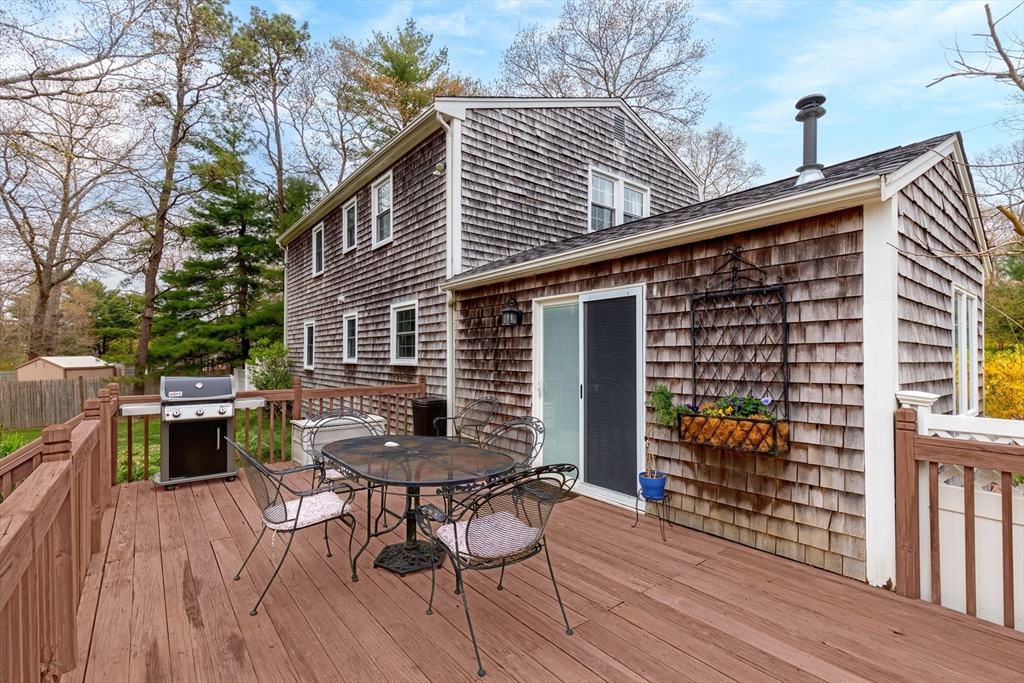 27 Worrall Road Plymouth, MA 02360 - Photo 3 of 36 Gallery Image 3