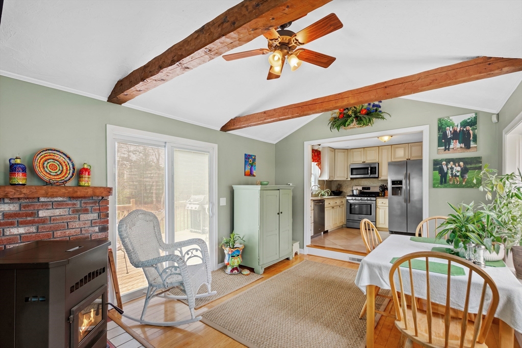 27 Worrall Road Plymouth, MA 02360 - Photo 4 of 36 Gallery Image 4