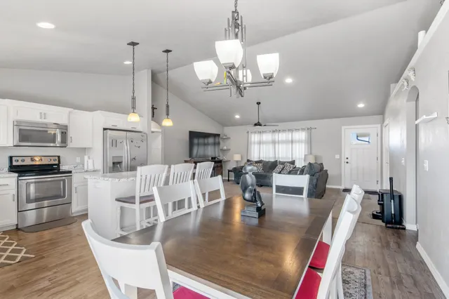 $435,000 | 830 Roth Road, De Pere, WI 54115