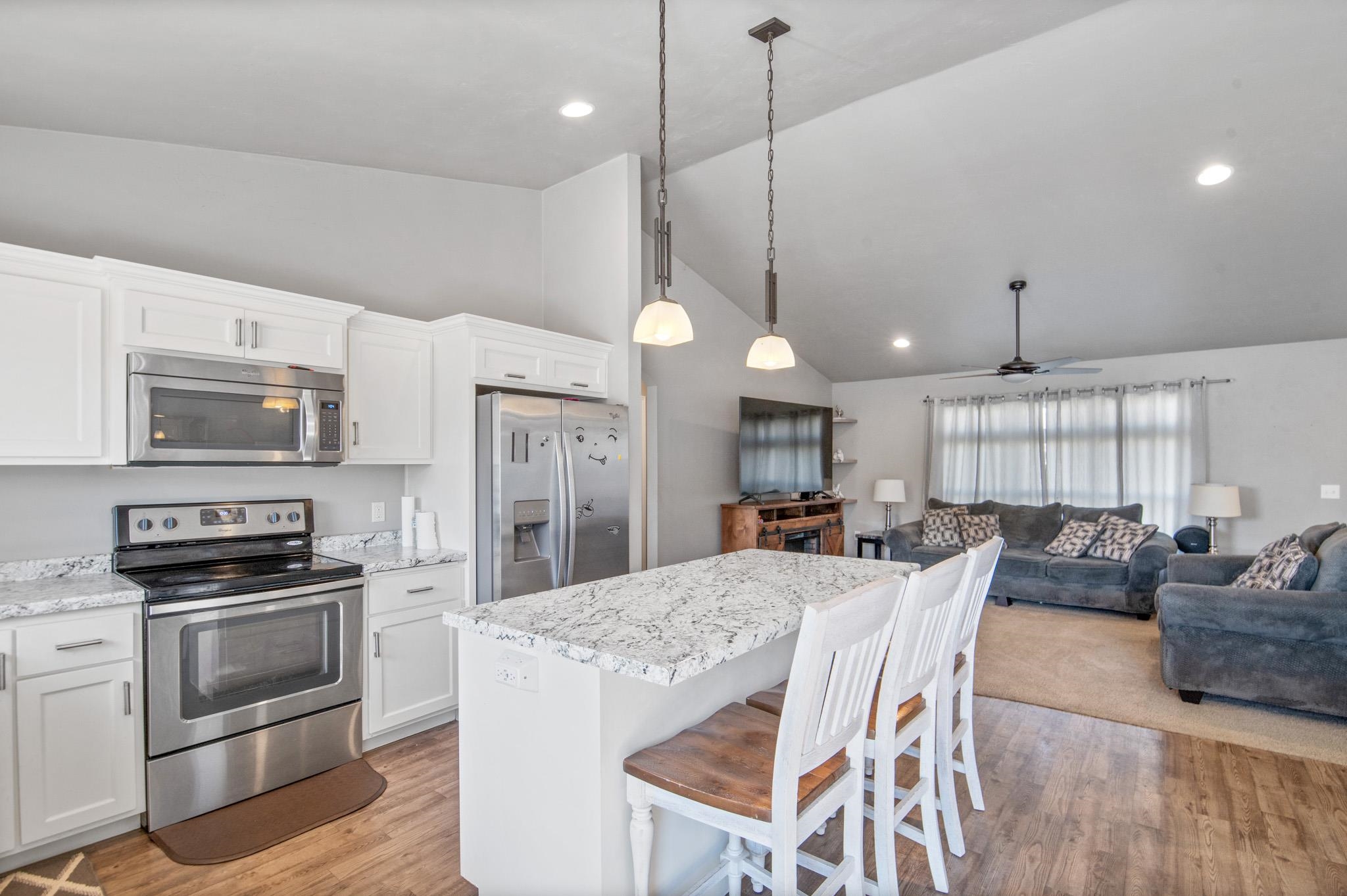 830 Roth Road De Pere, WI 54115 - Photo 9 of 41