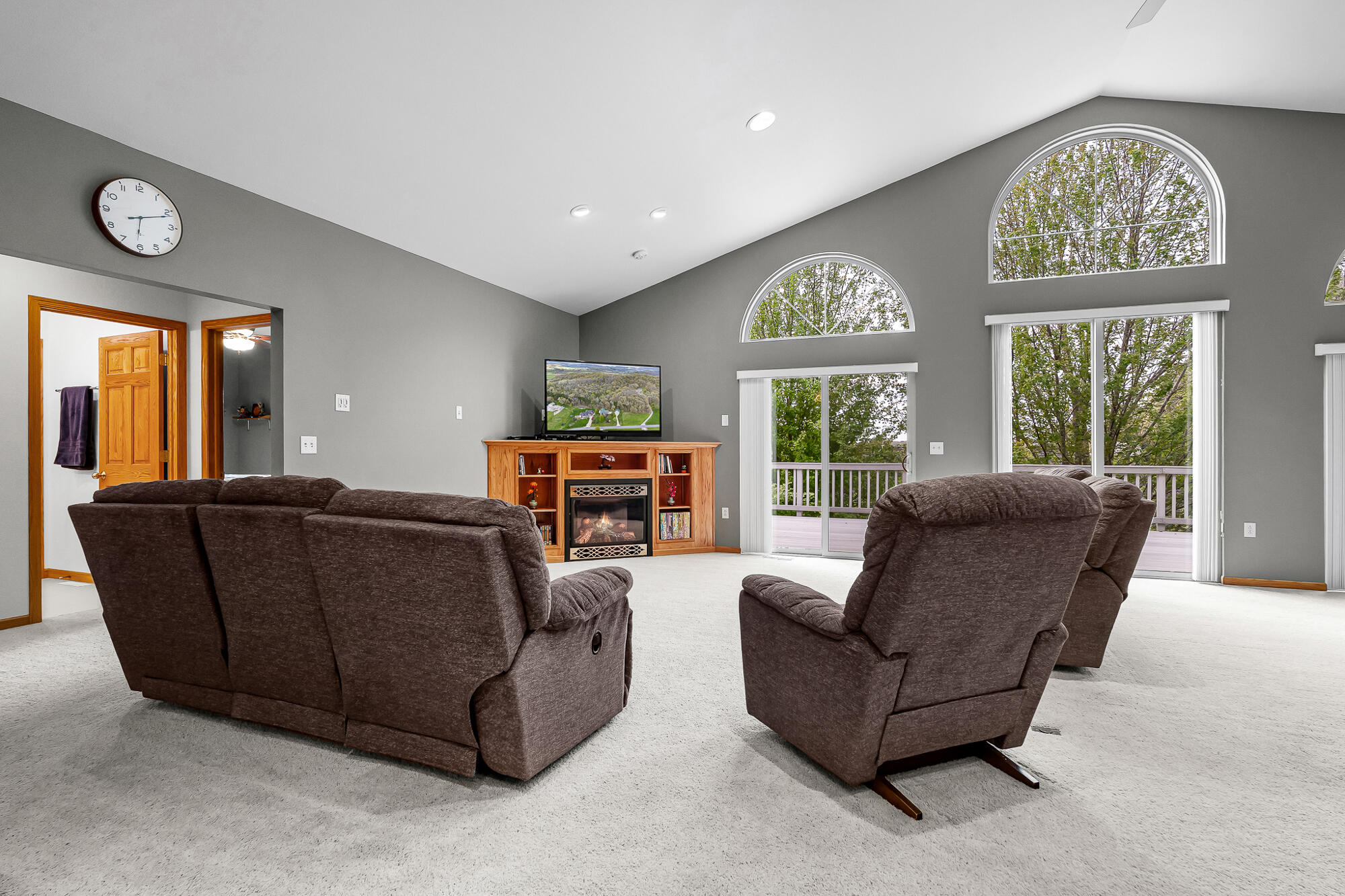 W6166 Valley Place Holmen, WI 54636 - Photo 7 of 41 Living Room