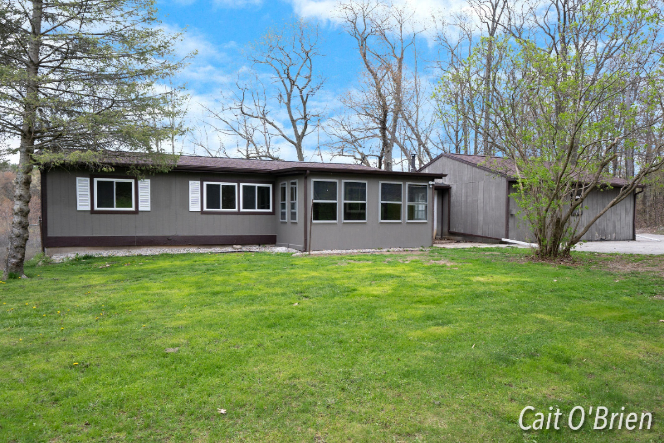 10199 Belding Road Northeast Rockford, MI 49341 - Photo 3 of 40 10199 Belding Rd NE, Rockford, MI 49504-