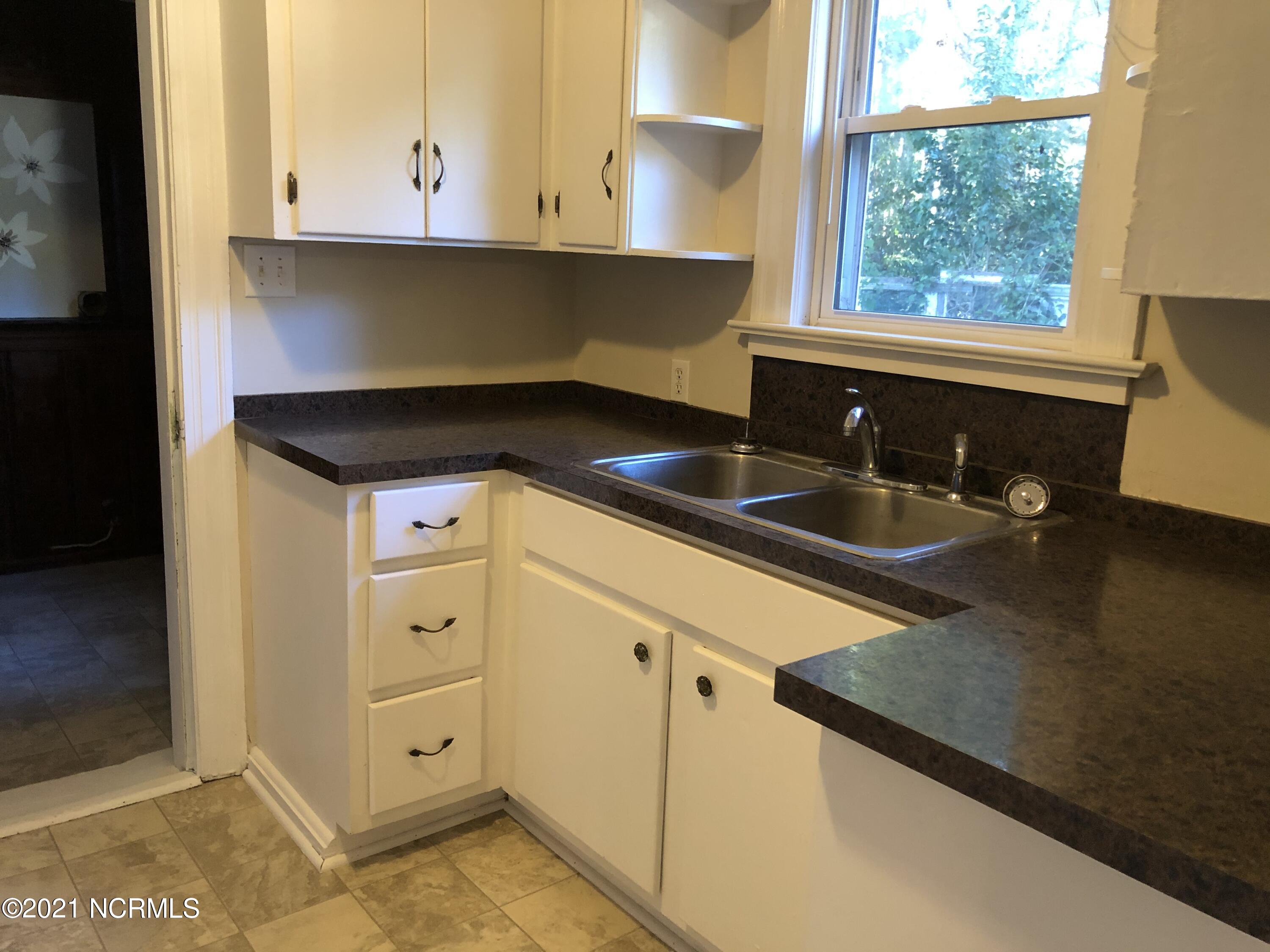 740 Cedarbrook Drive Rocky Mount, NC 27803 - Photo 3 of 8 IMG_7542