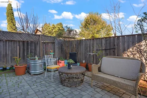 $1,400,000 | 2216 East 23rd Street, Oakland, CA 94606