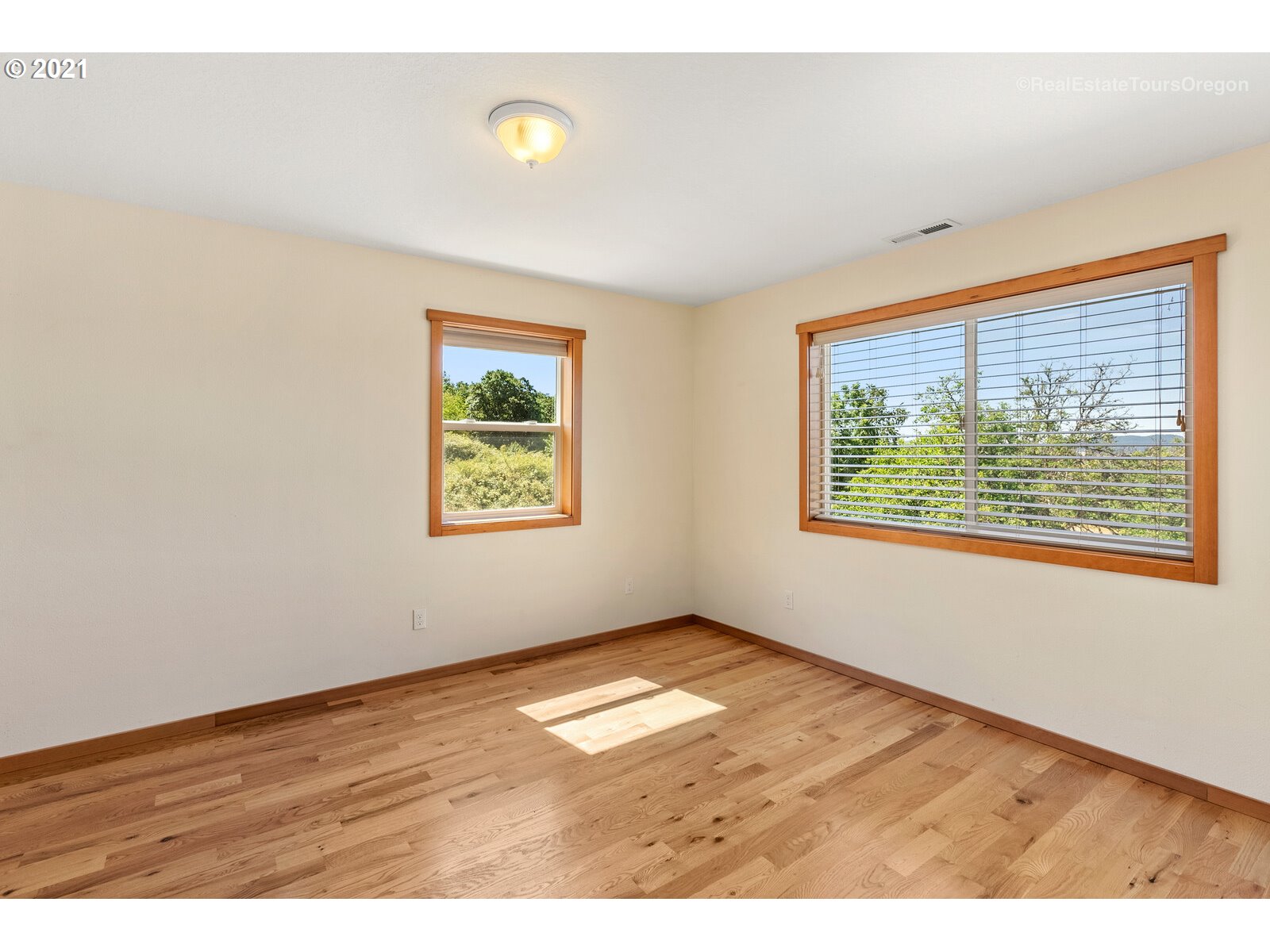 41660 Southwest Sandstrom Road Gaston, OR 97119 - Photo 14 of 31
