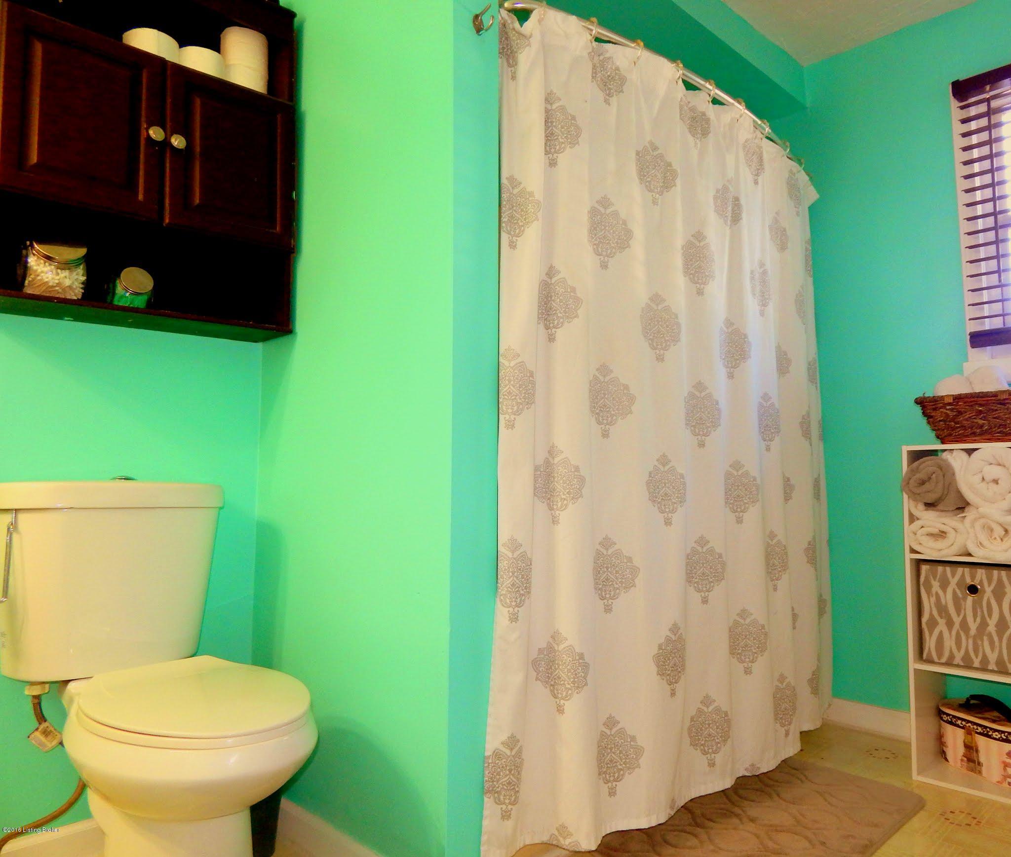 1109 Rammers Avenue Louisville, KY 40204 - Photo 23 of 32 DSCN1691