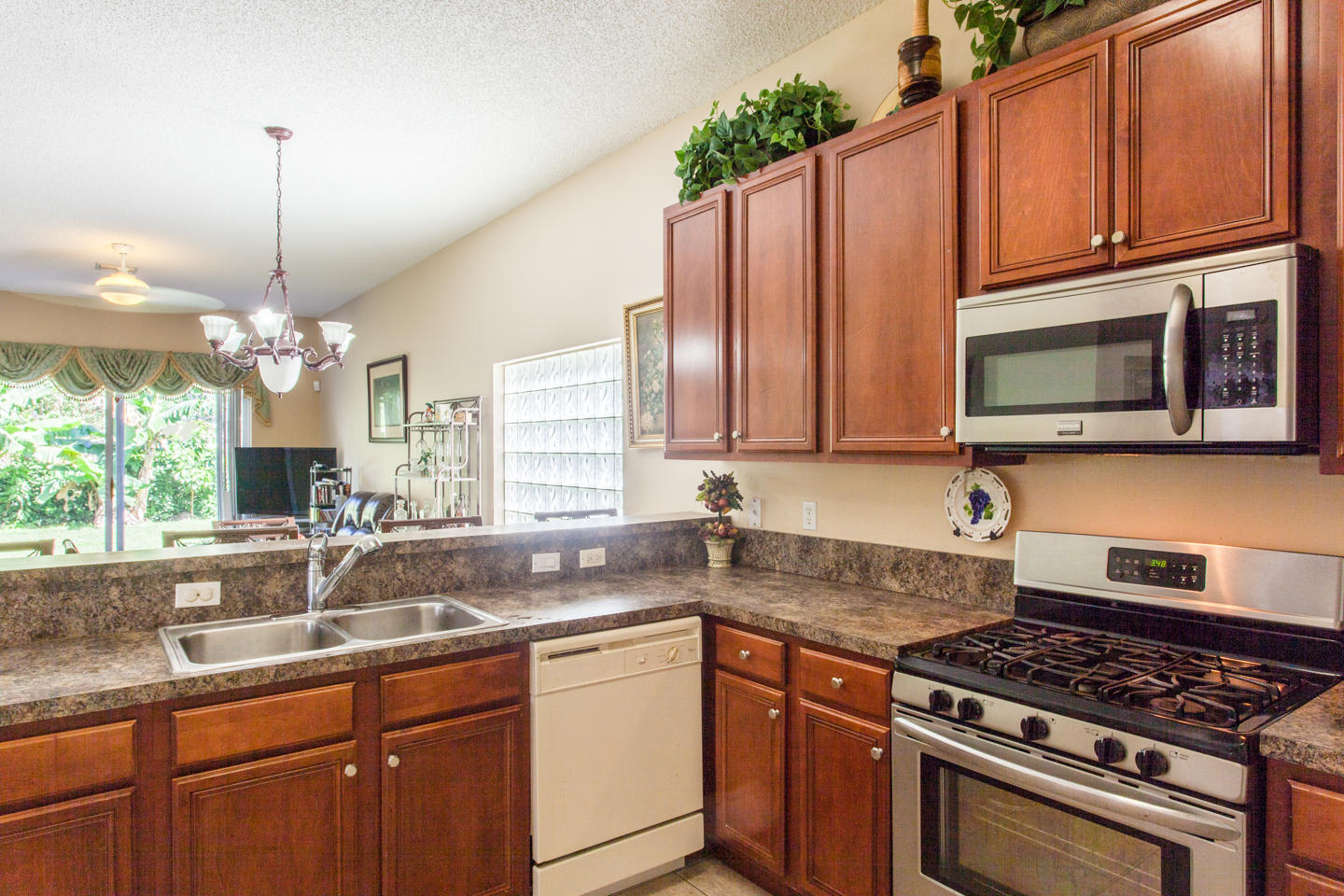 124 Lancaster Way Wellington, FL 33414 - Photo 12 of 28 HUNT-145