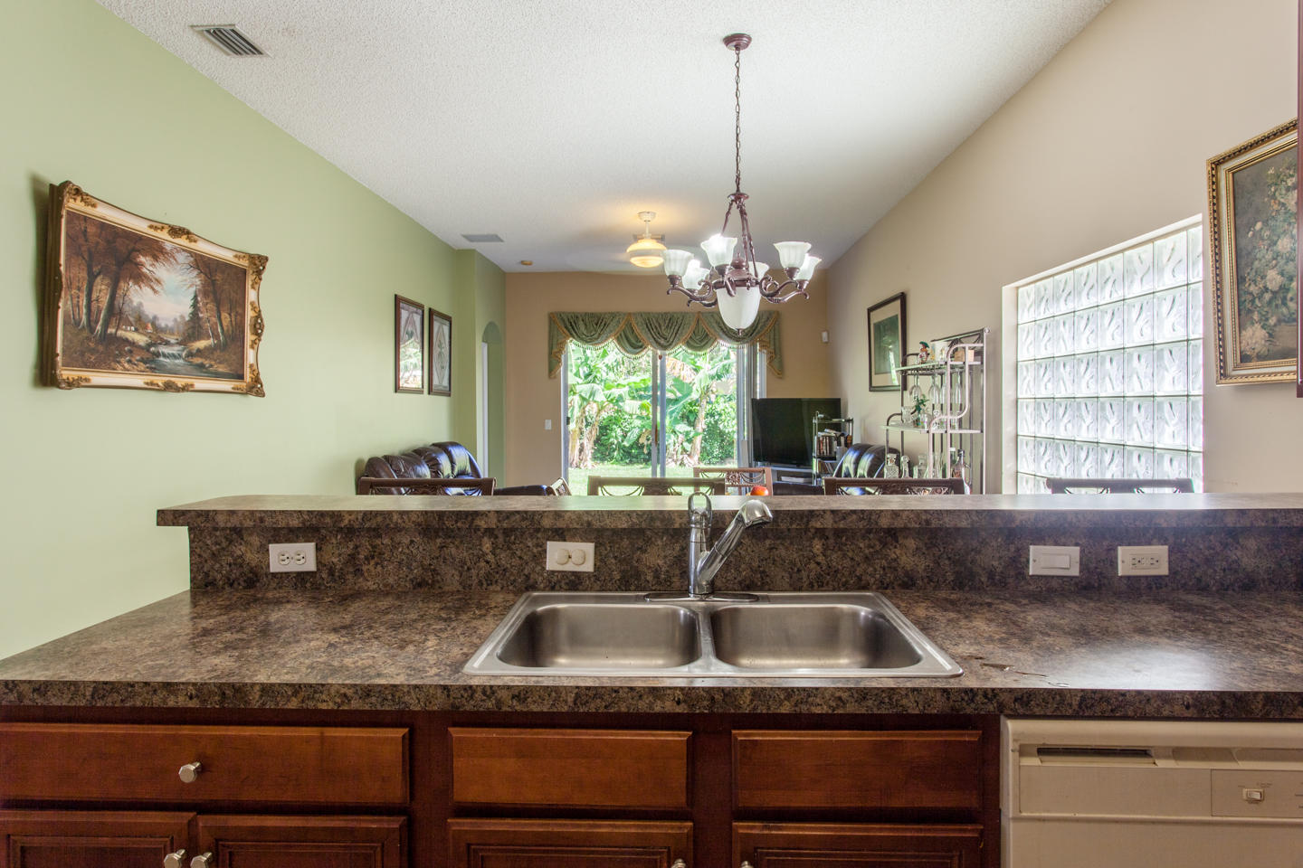 124 Lancaster Way Wellington, FL 33414 - Photo 13 of 28 HUNT-140