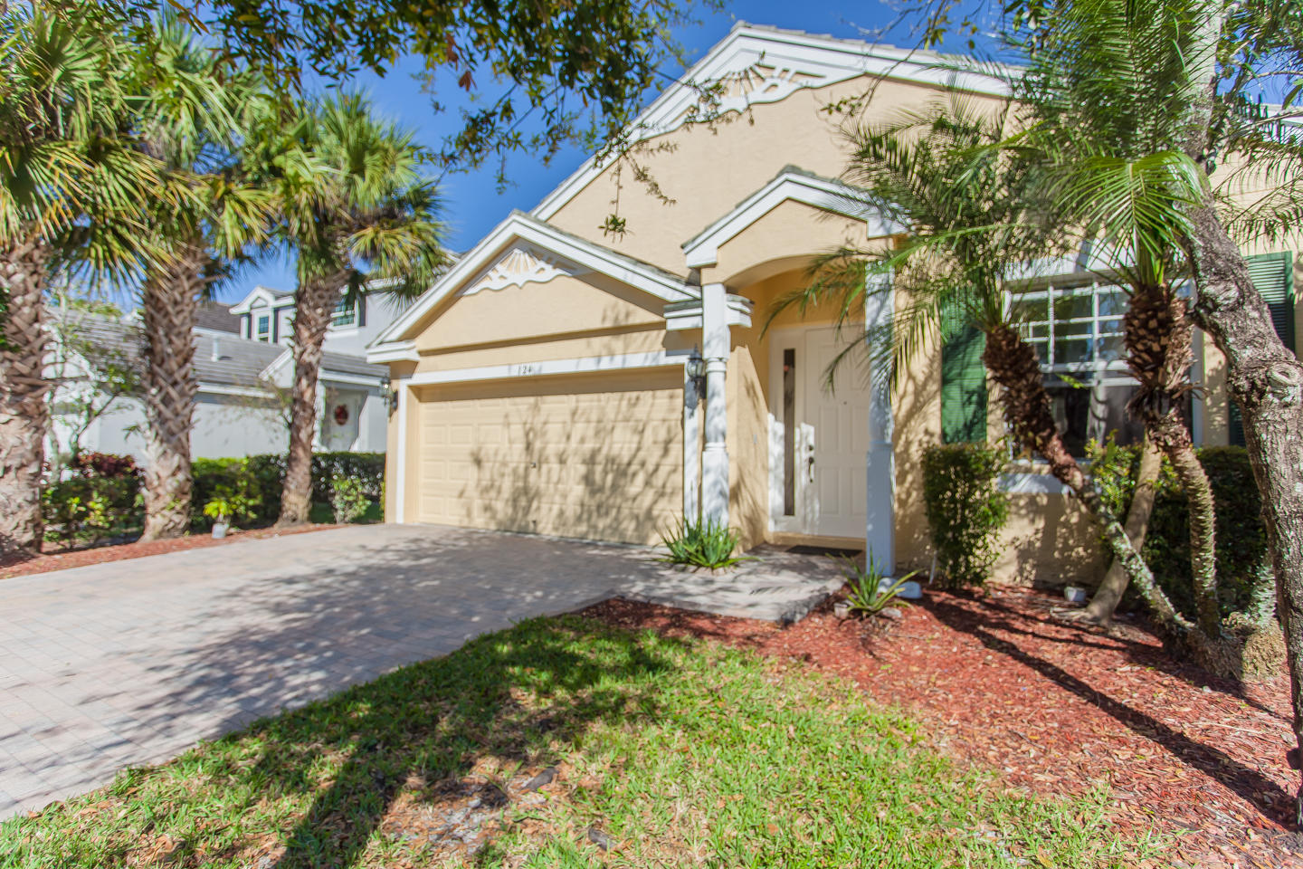 124 Lancaster Way Wellington, FL 33414 - Photo 2 of 28 HUNT-162
