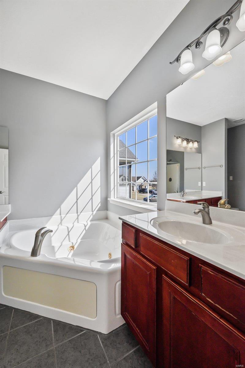 1028 Pearview Drive St. Peters, MO 63376 - Photo 12 of 30