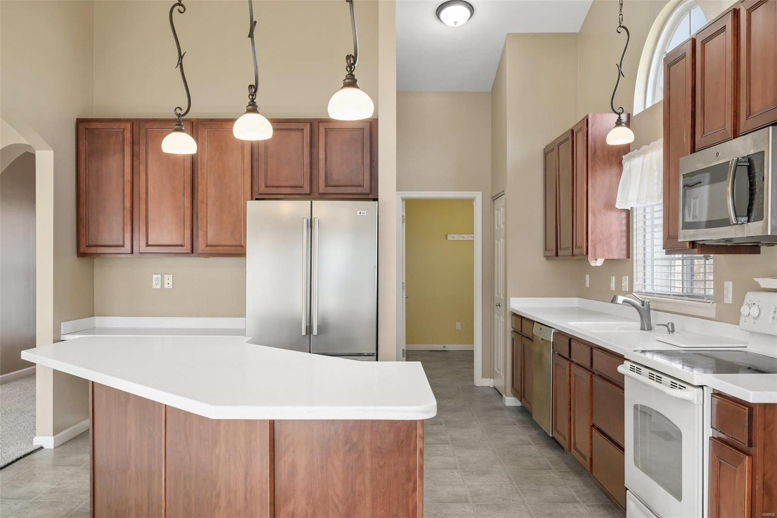 1028 Pearview Drive St. Peters, MO 63376 - Photo 5 of 30