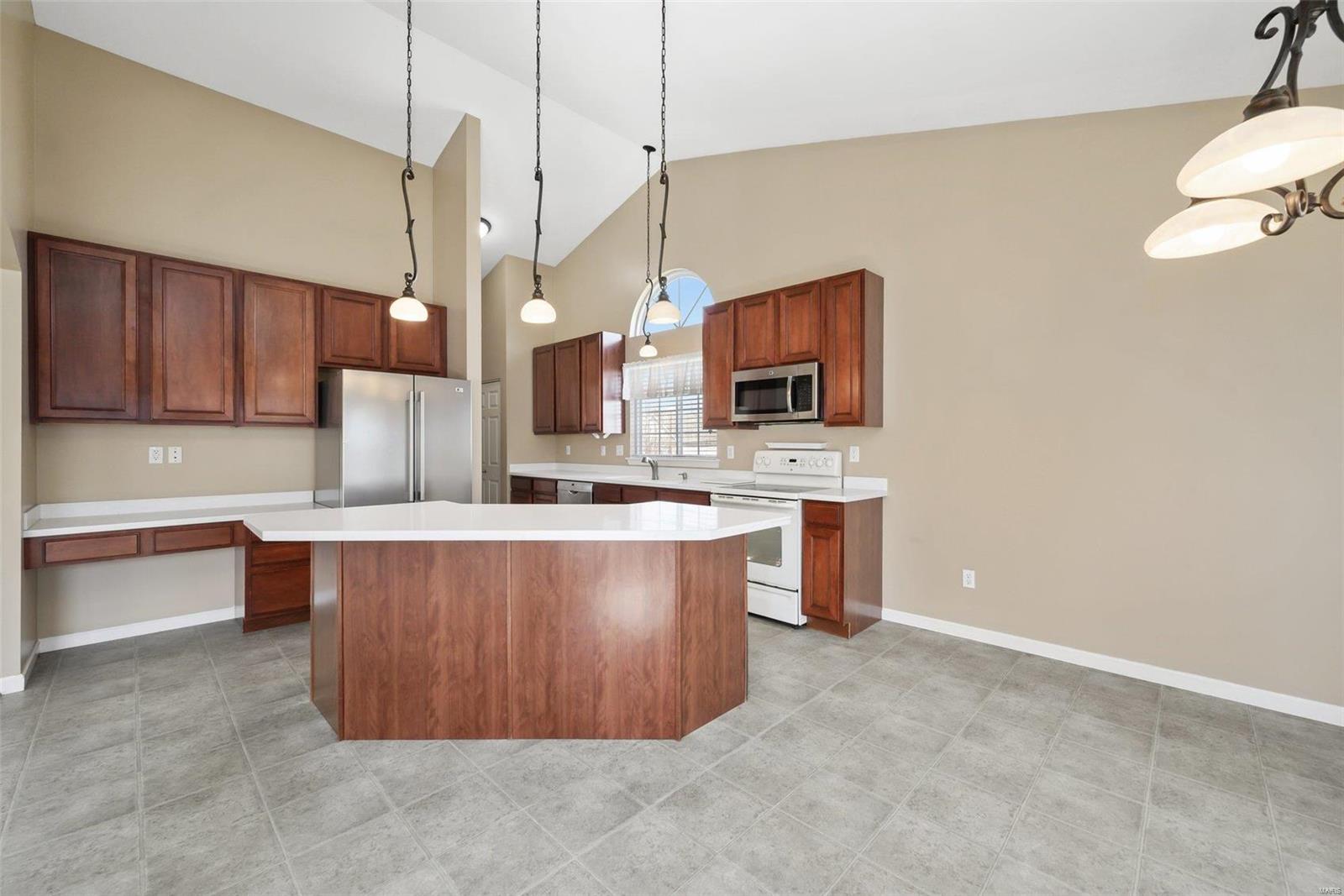 1028 Pearview Drive St. Peters, MO 63376 - Photo 6 of 30