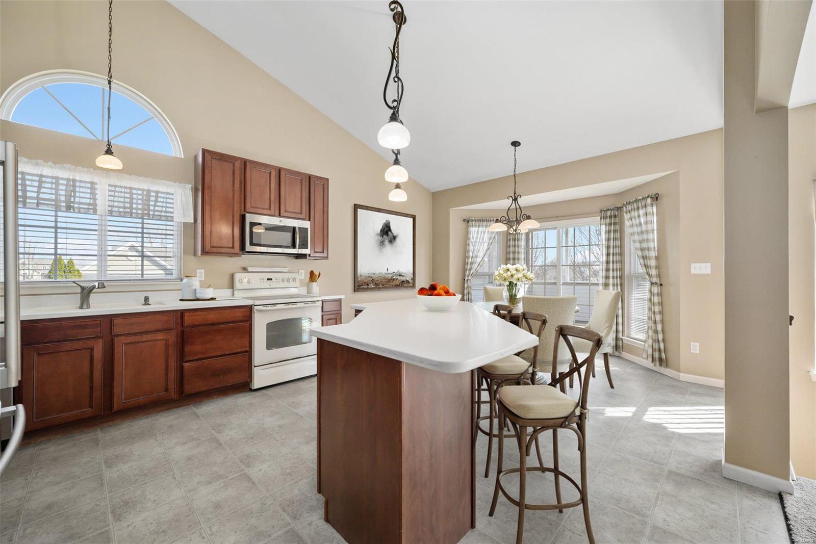 1028 Pearview Drive St. Peters, MO 63376 - Photo 8 of 30