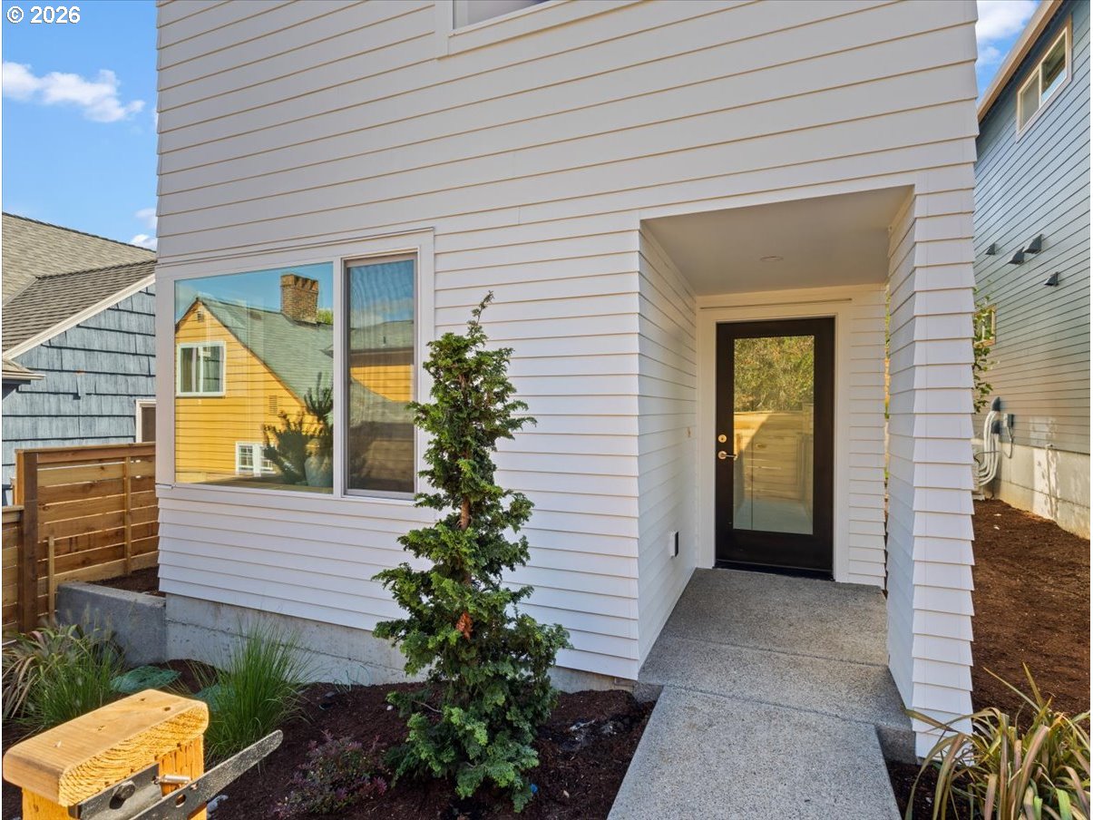 4126 Southeast Franklin Street Portland, OR 97202 - Photo 4 of 31 Gallery Image 4