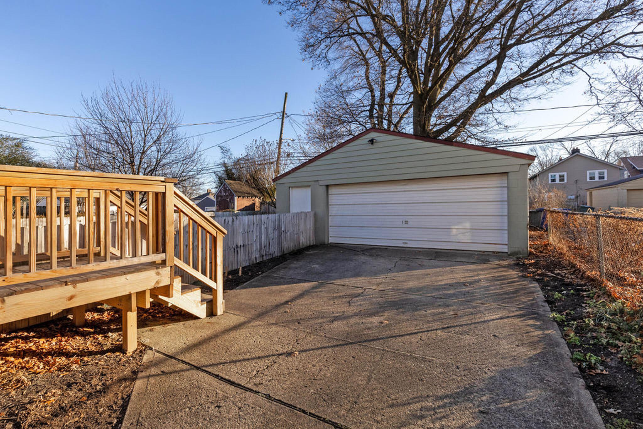 353 East Kelso Road Columbus, OH 43202 - Photo 25 of 28 Garage