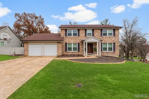 $599,000 | 2350 Gateroyal Drive, St. Louis, MO 63131