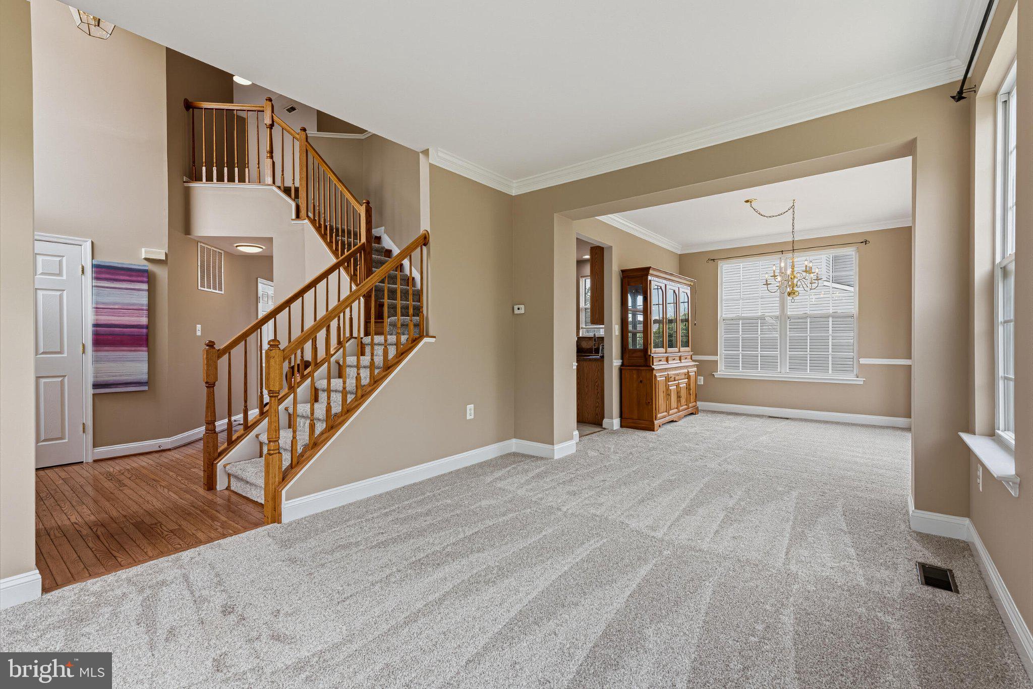 602 Shanks Evans Road Northeast Leesburg, VA 20176 - Photo 5 of 43 Spacious entryway with elegant charm.