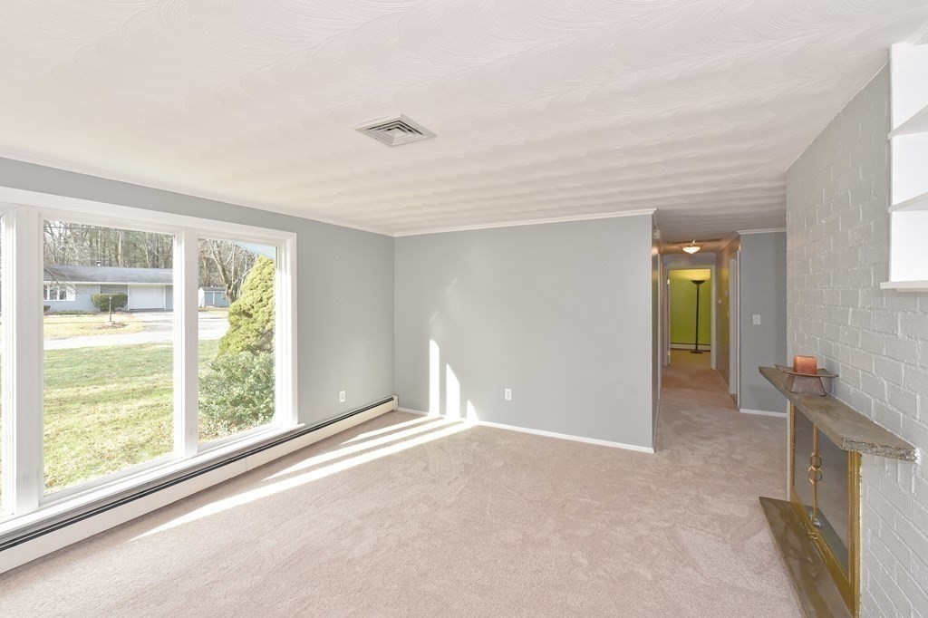 51 Bradford Road Framingham, MA 01701 - Photo 4 of 42 Gallery Image 4