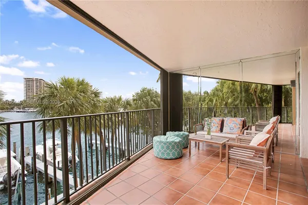 $7,500 | 1700 South Bayshore Lane, Unit 3A, Coconut Grove, FL 33133