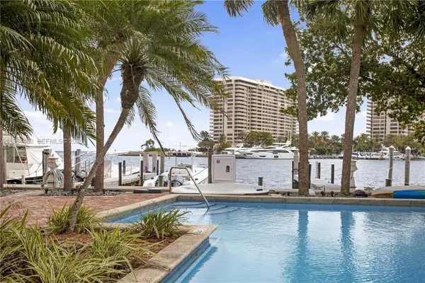 $7,500 | 1700 South Bayshore Lane, Unit 3A, Coconut Grove, FL 33133